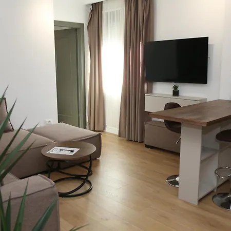 Treni Centrum ティラナ