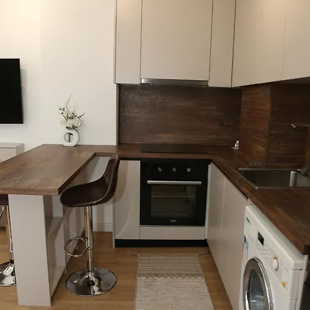 Treni Centrum * ティラナ