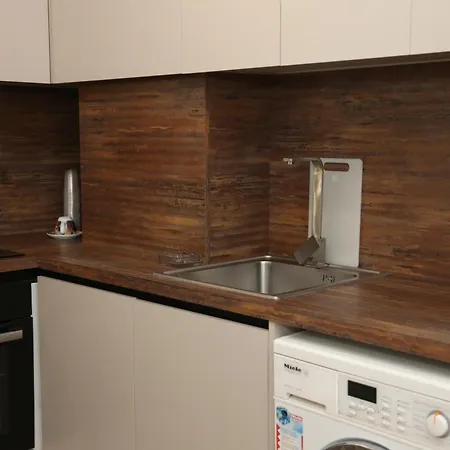 Treni Centrum ティラナ