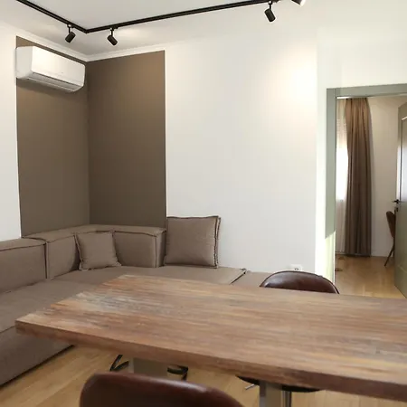 Treni Centrum * Tirana