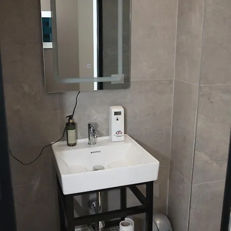 Treni Centrum ティラナ