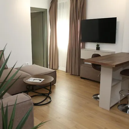 Treni Centrum Apartamento *